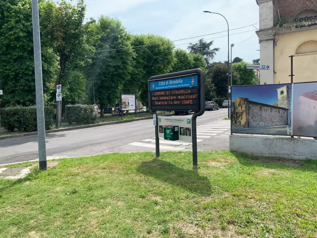 BACHECA SOVRA-ILLUMINATA PER PANNELLO LUMINOSO